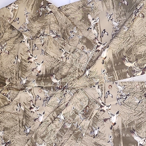 Woods & Water Outfitters Ducks Camouflage Long Slv Casual Button Down Sz M Shirt - Picture 9 of 12